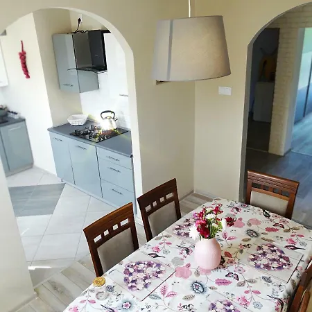 Apartament Zacisze * イェレニャ・グーラ
